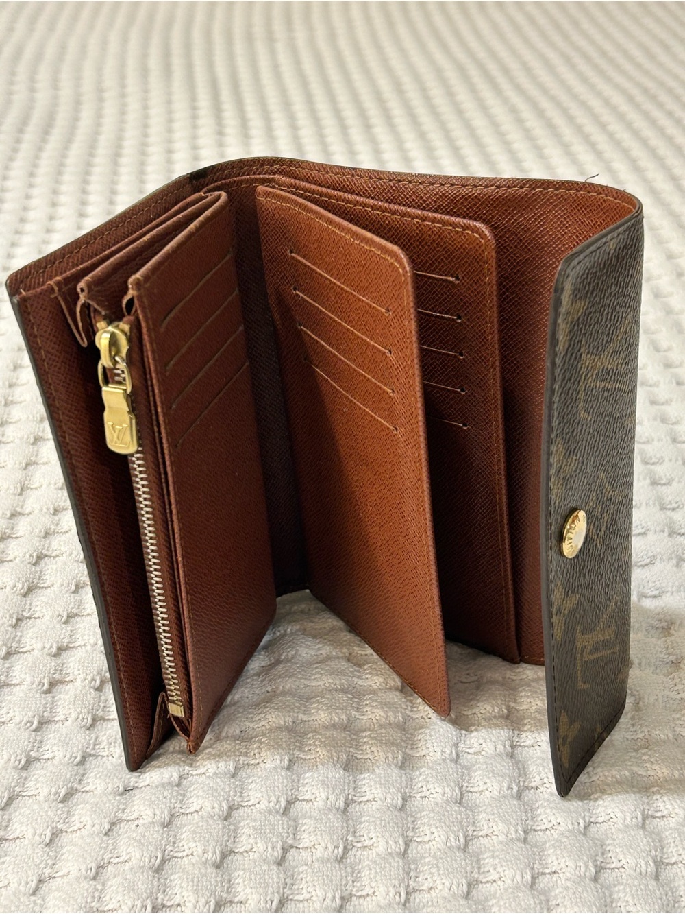 Louis Vuitton Monogram Alexandra Wallet - Picture 11 of 13